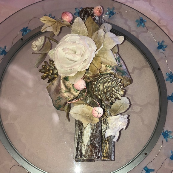 Decorative Table Centerpiece - Picture 3 of 6